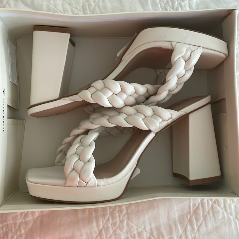 New in box Ann Klein Aiden- Bubble Braided Heels , Bone color size 9